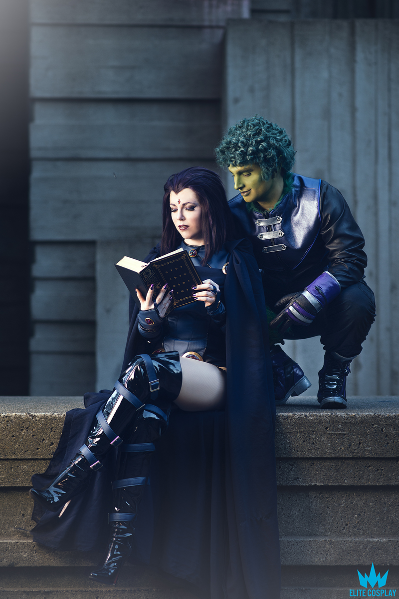 Illustration for article titled Cosplay: Teen Titans Now Young Adult TitansĀ